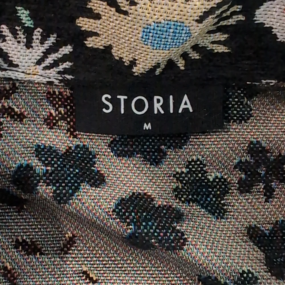 Storia Embroidered Mini Dress Black and Floral - Picture 9 of 9